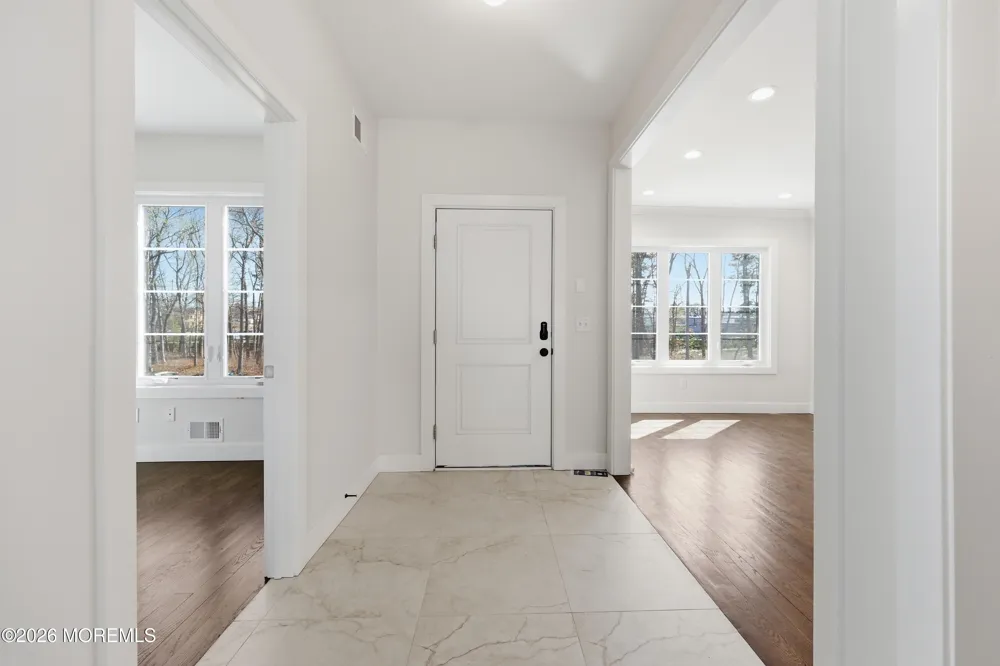 193 Colonial Drive Lakewood, NJ 08701