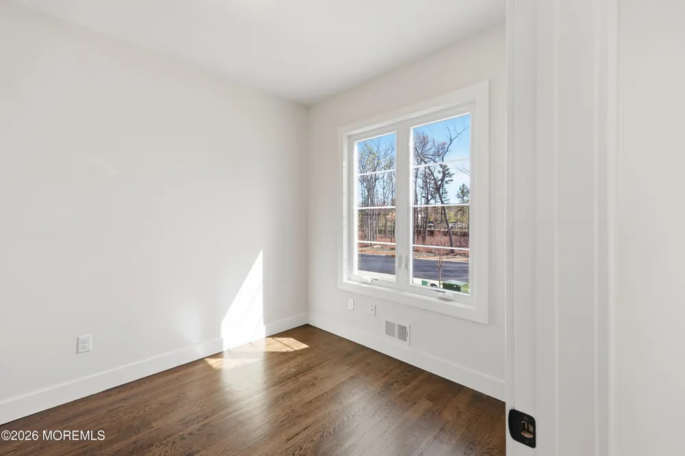 193 Colonial Drive Lakewood, NJ 08701