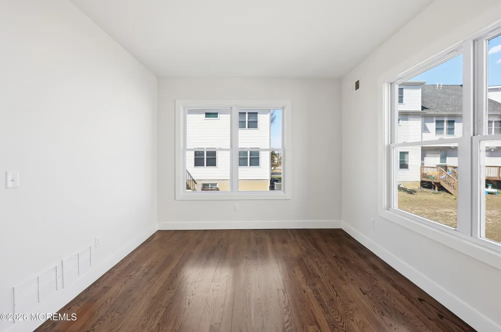 193 Colonial Drive Lakewood, NJ 08701