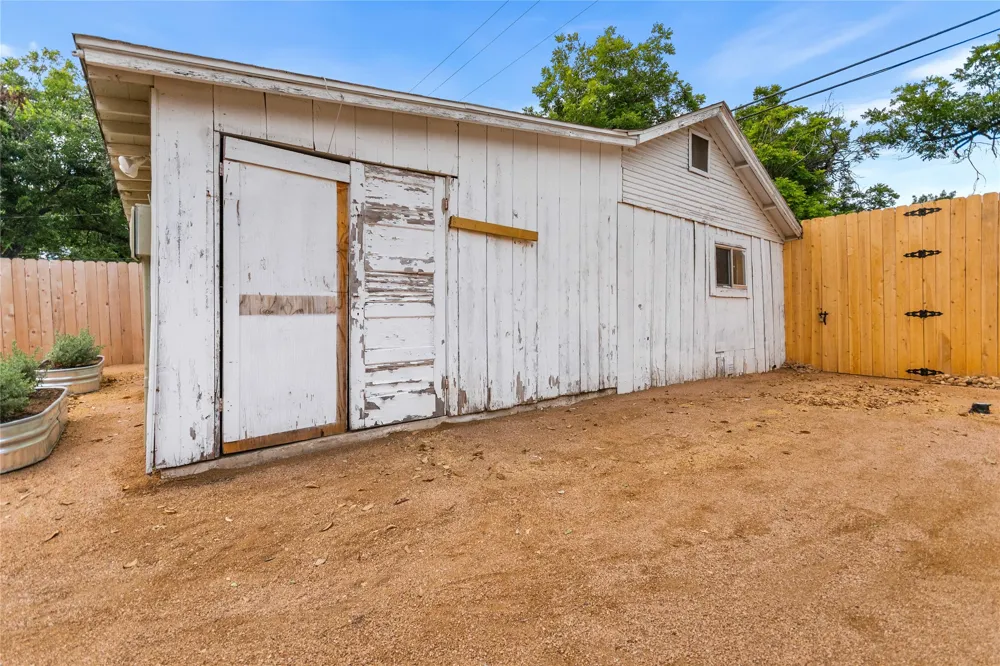 1914 W Magnolia Avenue San Antonio, TX 78201