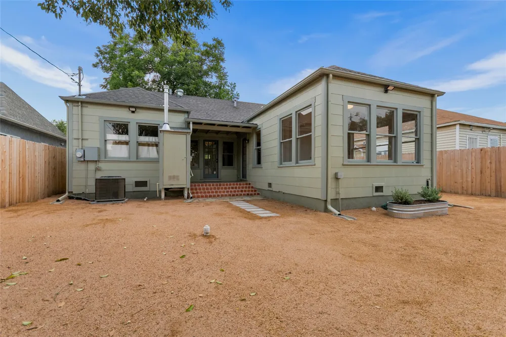 1914 W Magnolia Avenue San Antonio, TX 78201