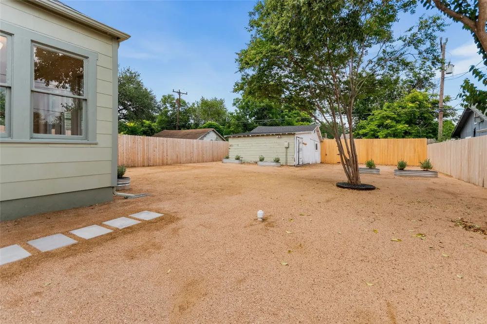 1914 W Magnolia Avenue San Antonio, TX 78201