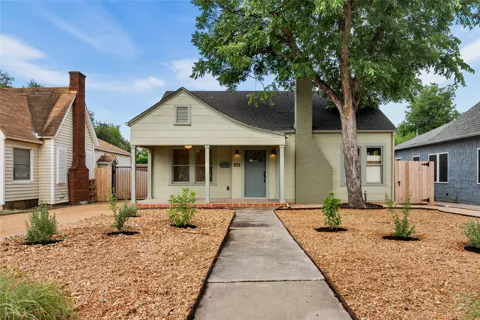 1914 W Magnolia Avenue