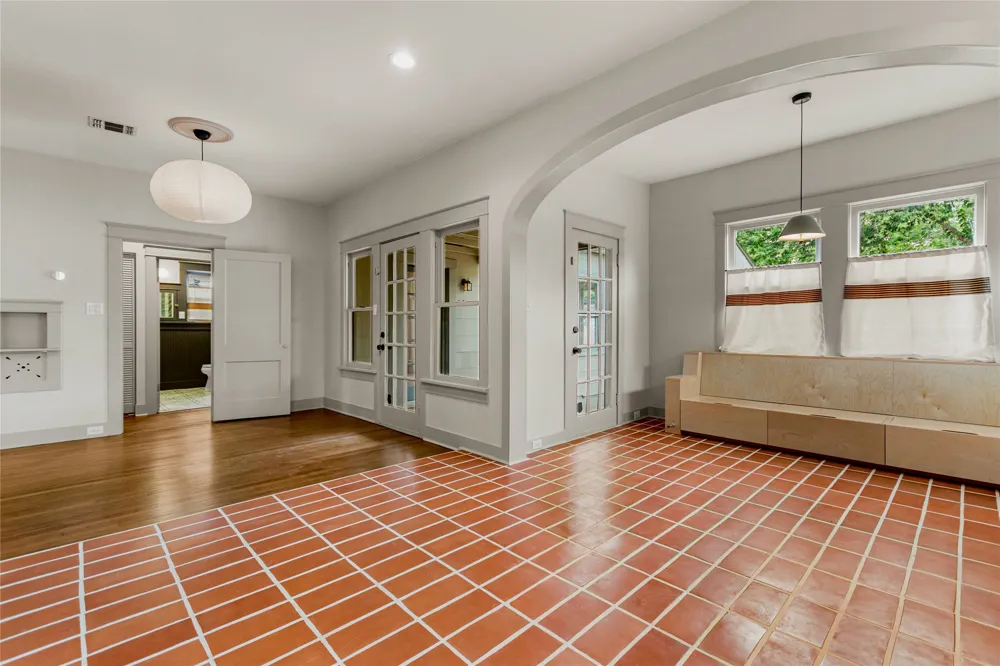 1914 W Magnolia Avenue San Antonio, TX 78201