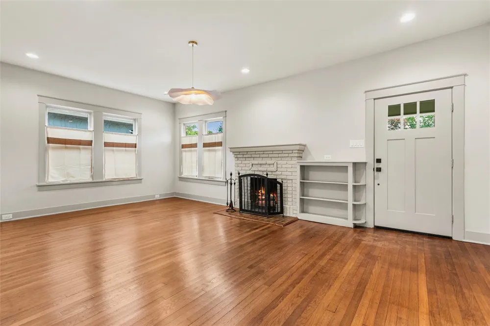 1914 W Magnolia Avenue San Antonio, TX 78201