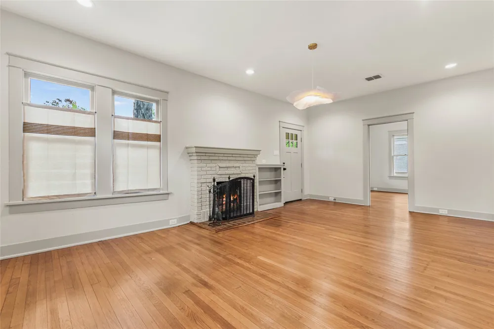 1914 W Magnolia Avenue San Antonio, TX 78201