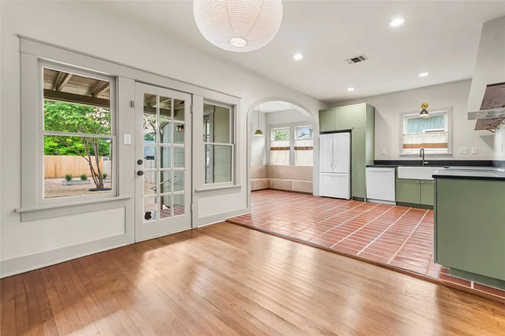 1914 W Magnolia Avenue San Antonio, TX 78201