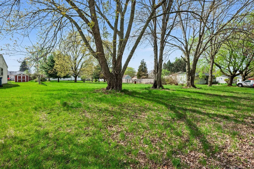 E Tremblay Drive Vicksburg, MI 49097