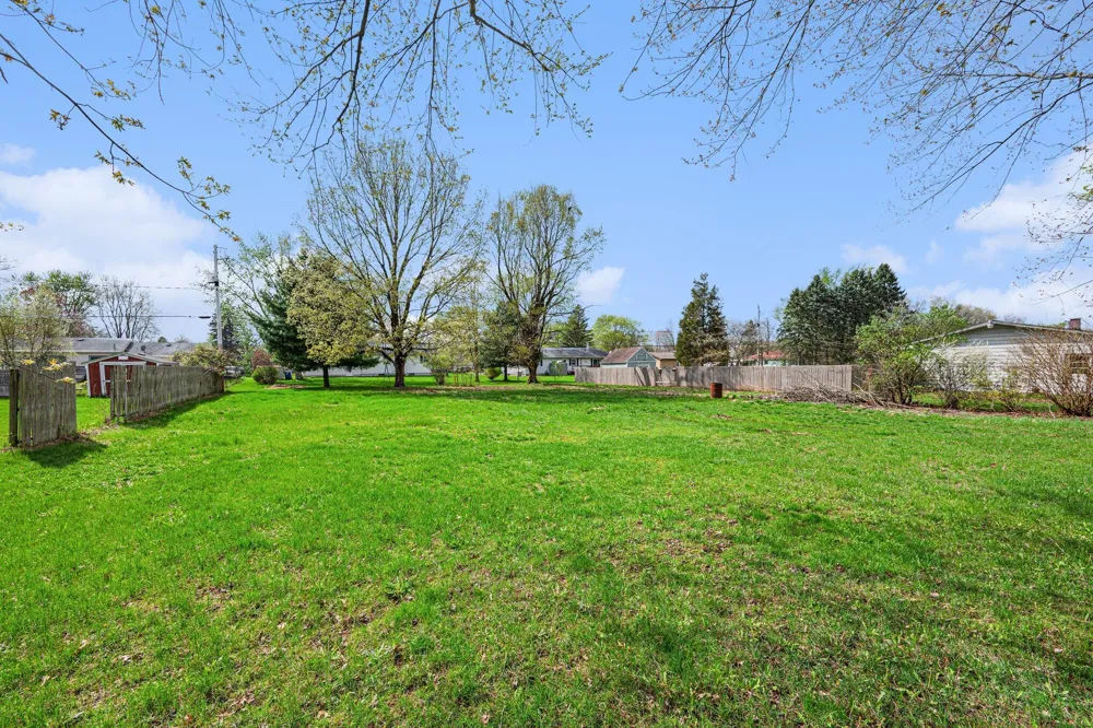 E Tremblay Drive Vicksburg, MI 49097