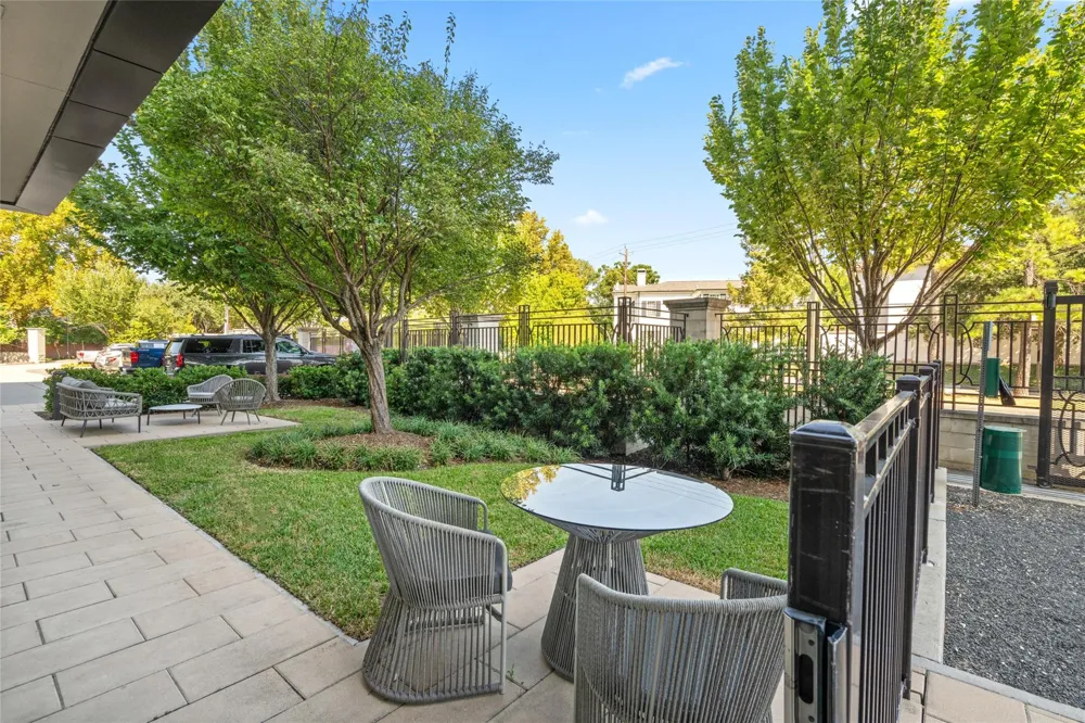 6017 Memorial #202 Houston, TX 77007