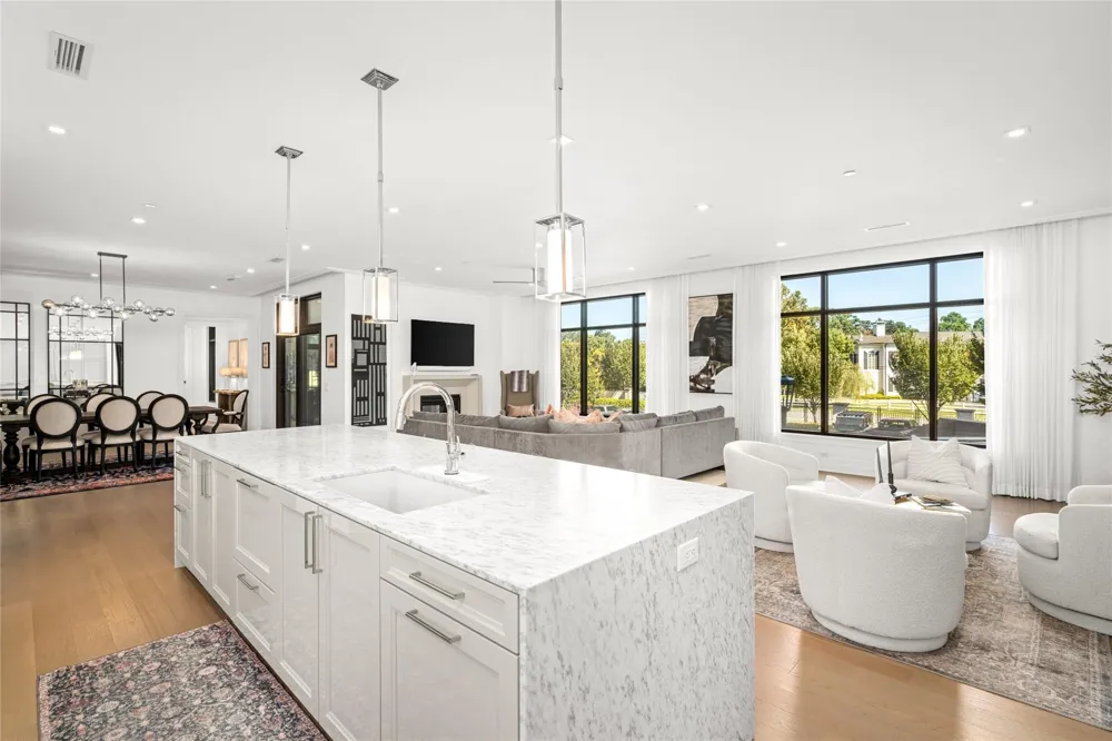 6017 Memorial #202 Houston, TX 77007