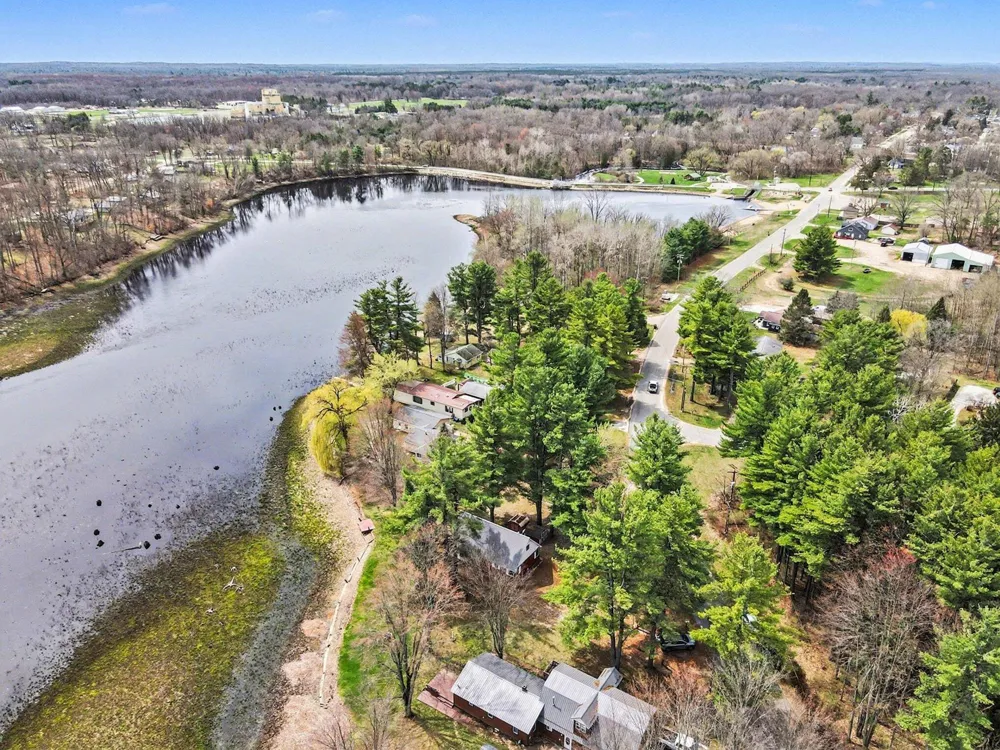 1556 E James Street White Cloud, MI 49349