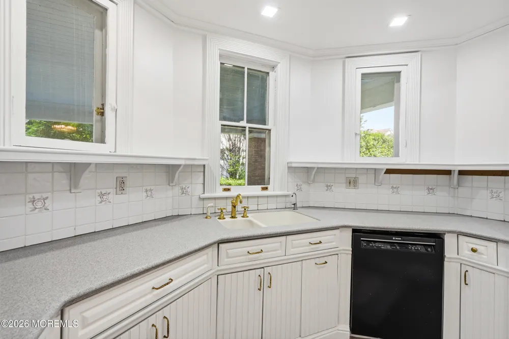 211 Cedar Avenue Allenhurst, NJ 07711