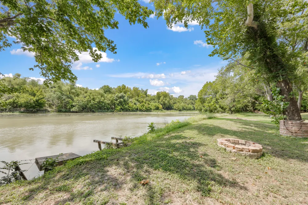 315 River wood Drive Bastrop, TX 78602