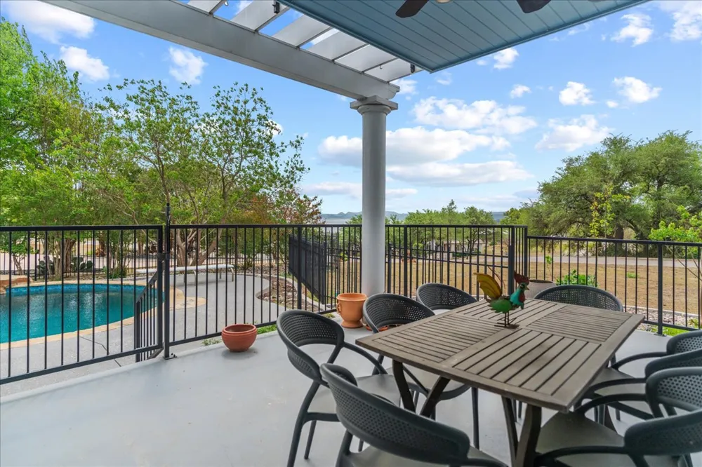 829 Kings Point Drive Canyon Lake, TX 78133