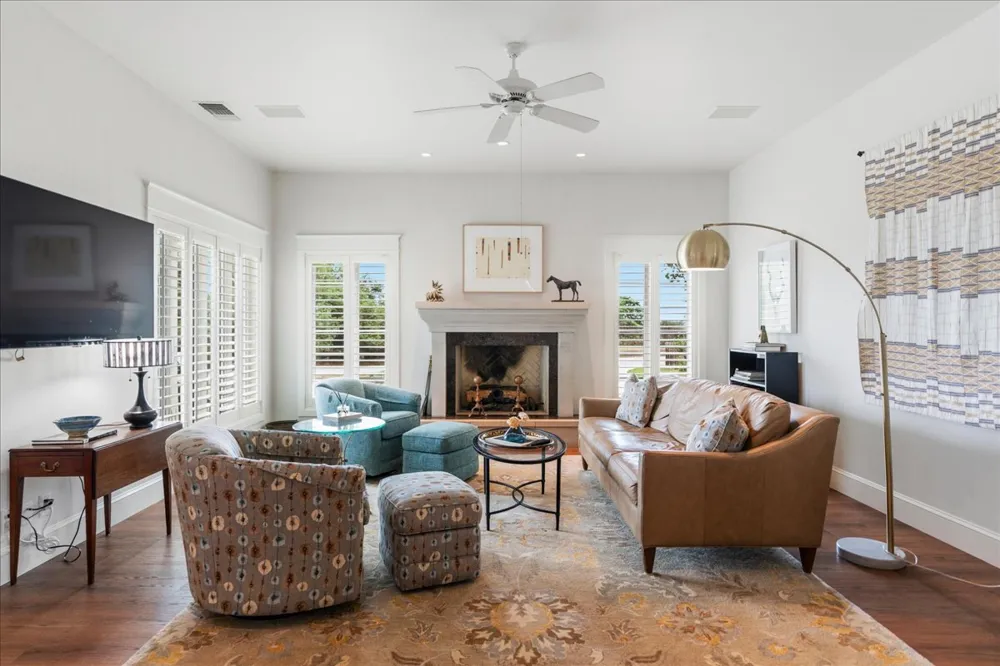 829 Kings Point Drive Canyon Lake, TX 78133