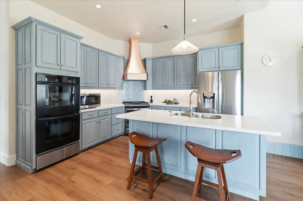829 Kings Point Drive Canyon Lake, TX 78133
