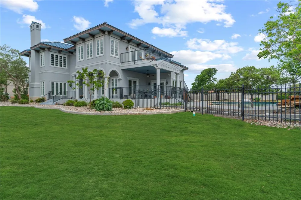 829 Kings Point Drive Canyon Lake, TX 78133