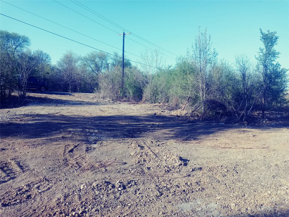 8818 Elroy Road Del Valle, TX 78617