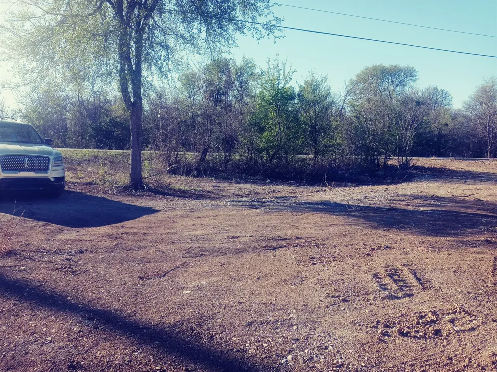 8818 Elroy Road Del Valle, TX 78617