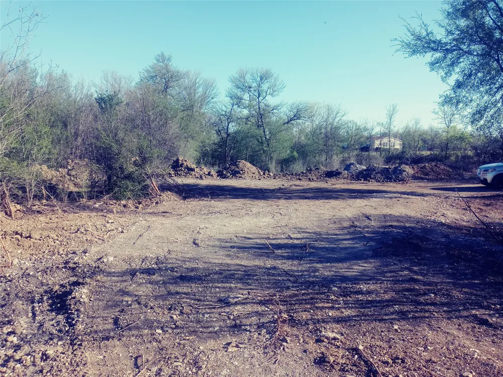 8818 Elroy Road Del Valle, TX 78617