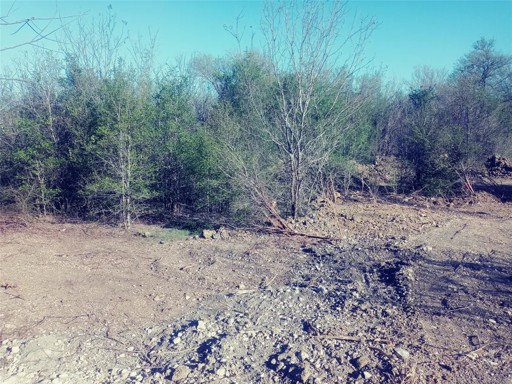 8818 Elroy Road Del Valle, TX 78617