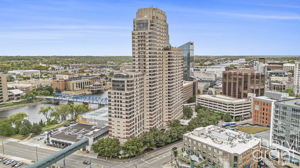 158 Campau Circle NW #1516 Grand Rapids, MI 49503