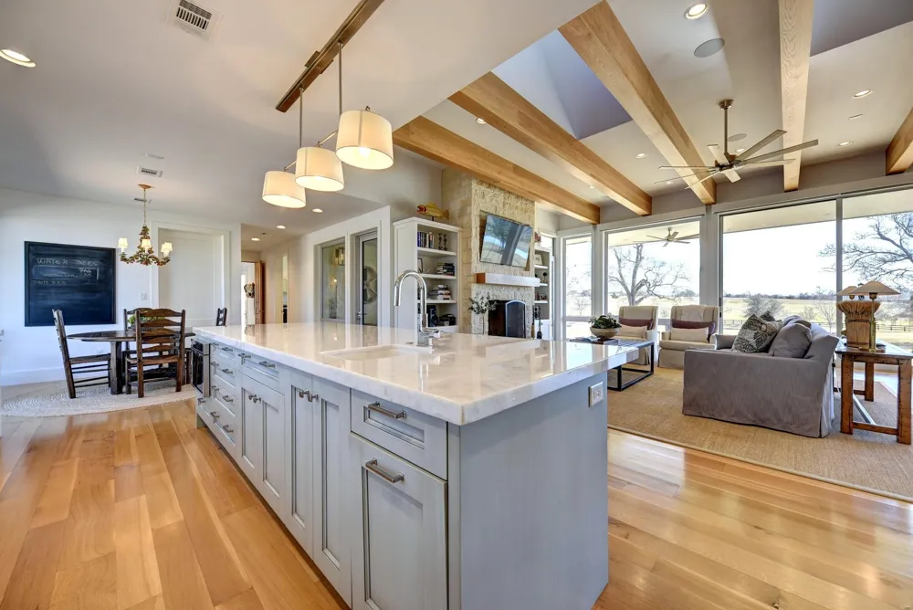 770 Blackberry Lane Washington, TX 77880