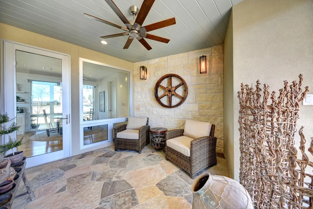 770 Blackberry Lane Washington, TX 77880