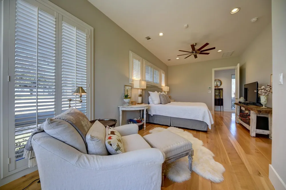 770 Blackberry Lane Washington, TX 77880