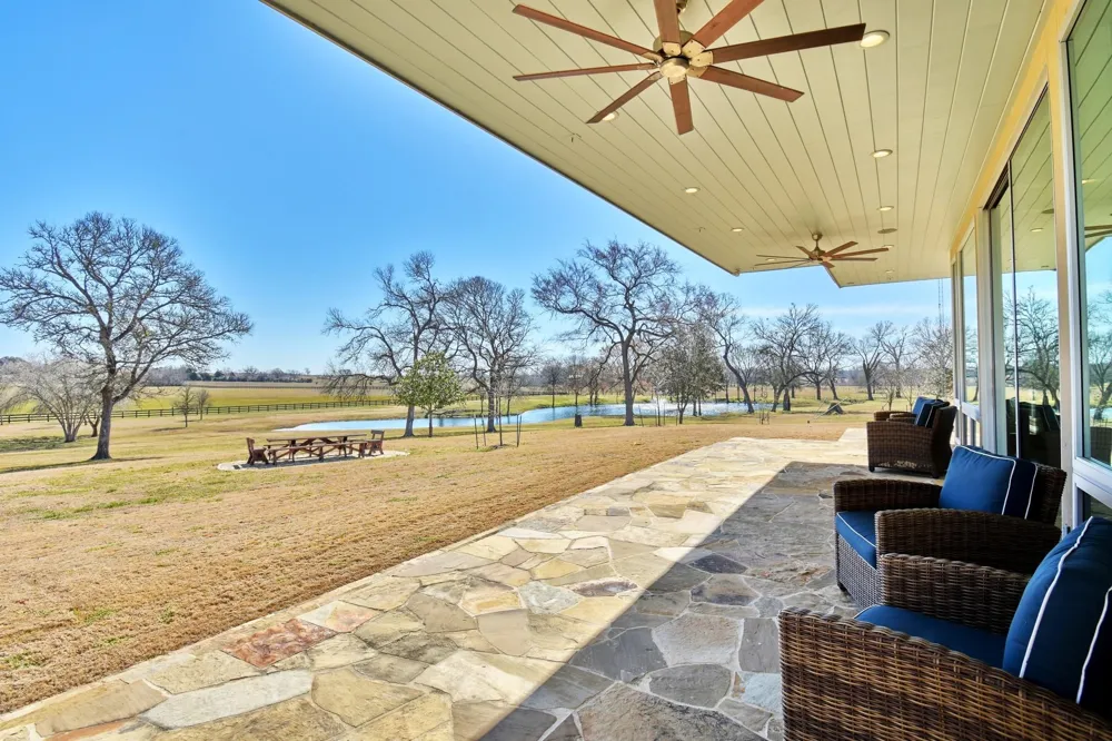 770 Blackberry Lane Washington, TX 77880
