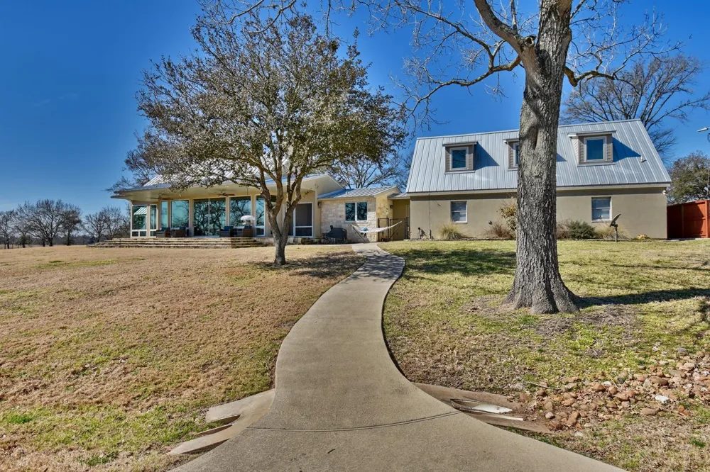 770 Blackberry Lane Washington, TX 77880