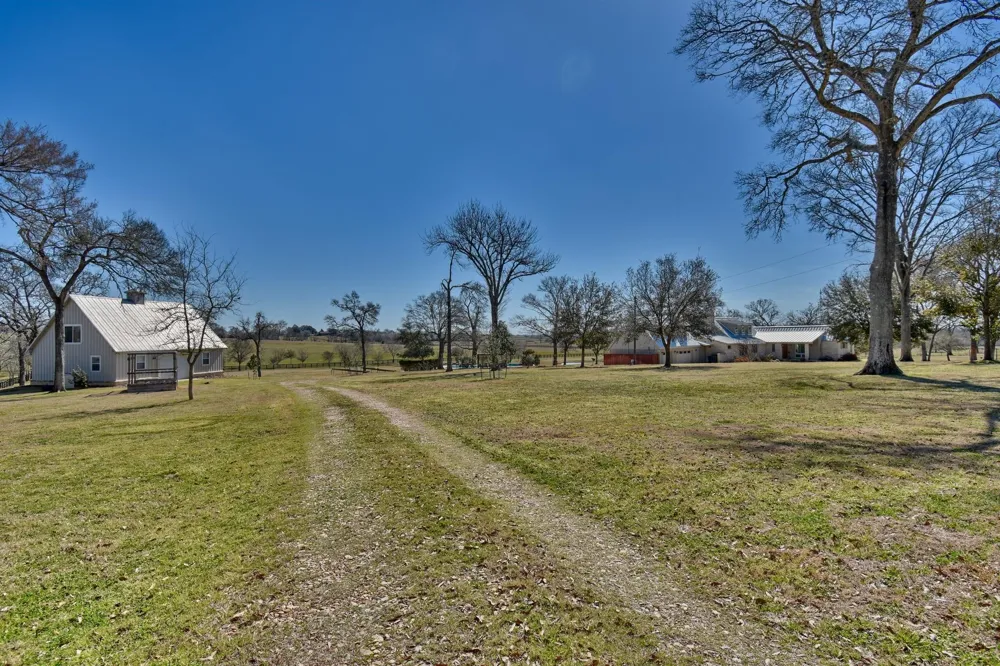 770 Blackberry Lane Washington, TX 77880