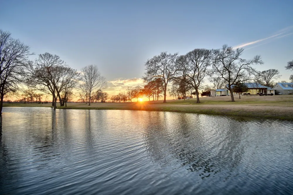 770 Blackberry Lane Washington, TX 77880
