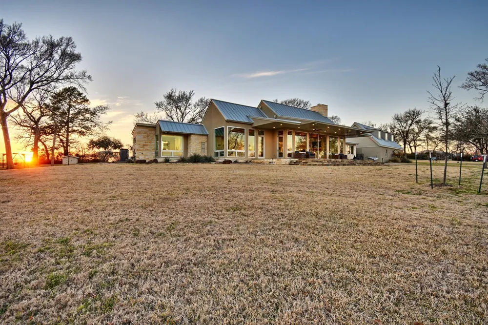 770 Blackberry Lane Washington, TX 77880