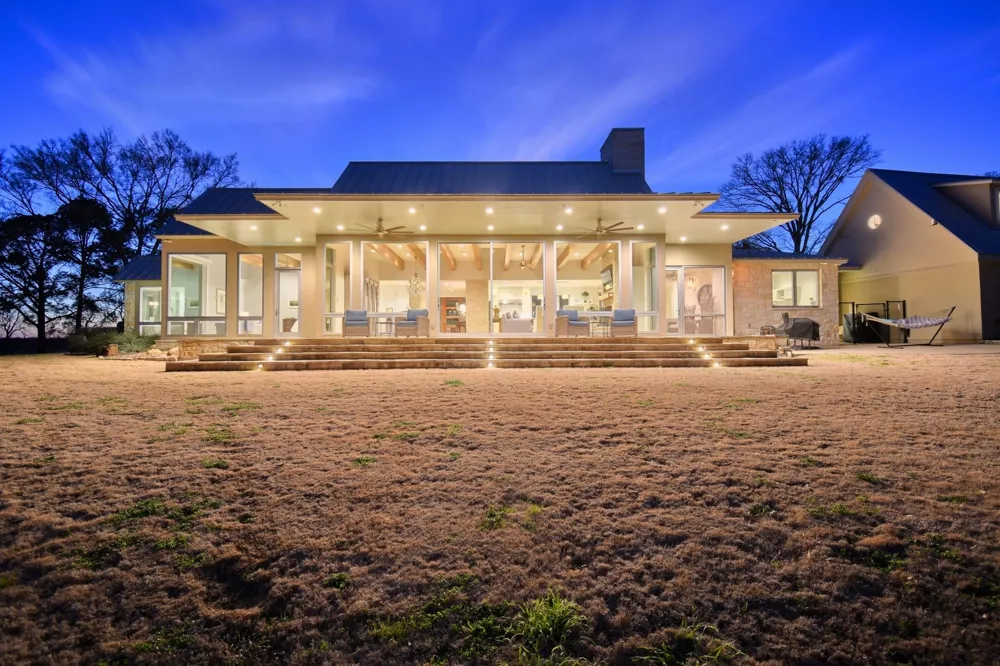 770 Blackberry Lane Washington, TX 77880