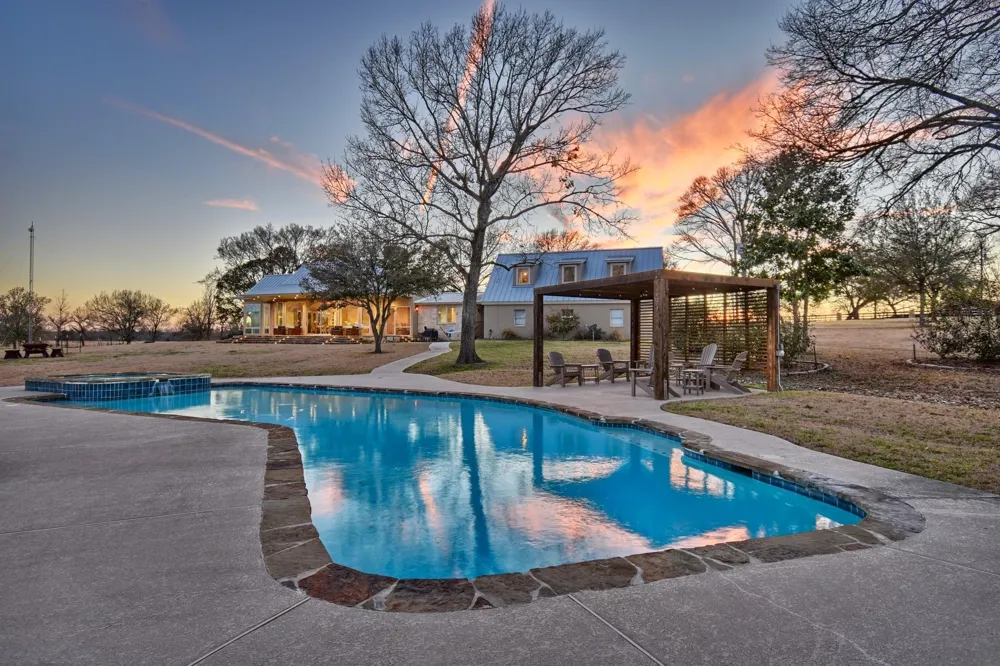 770 Blackberry Lane Washington, TX 77880