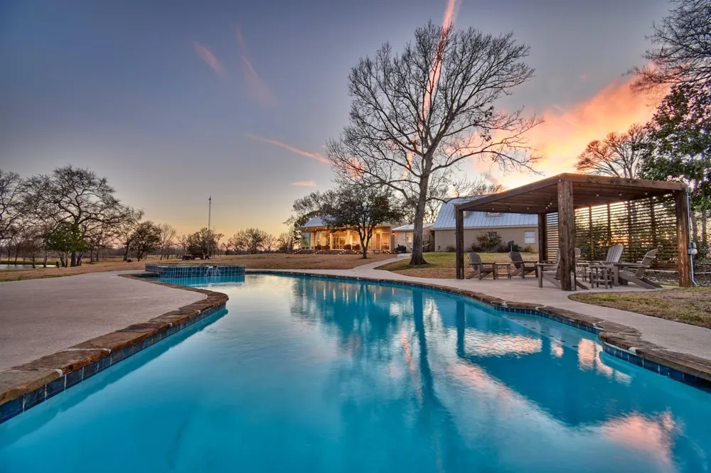 770 Blackberry Lane Washington, TX 77880