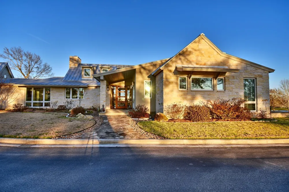 770 Blackberry Lane Washington, TX 77880