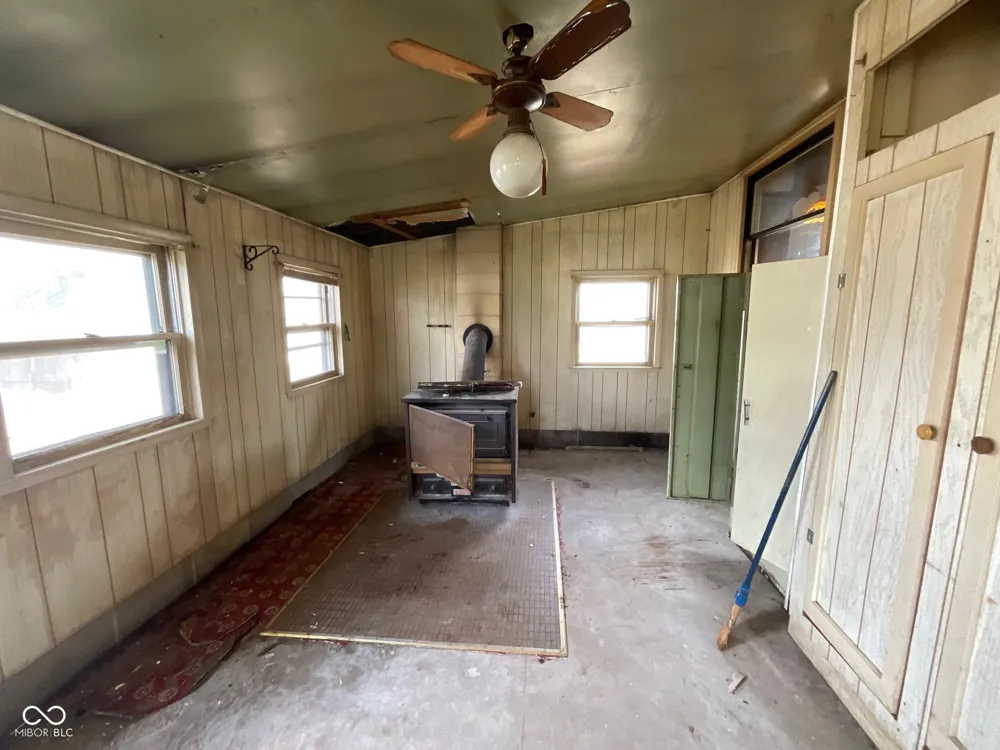 9034 S 75 W Rosedale, IN 47874