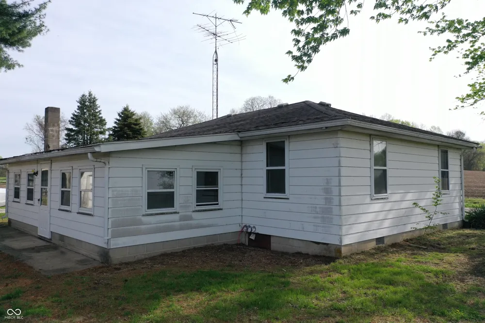 9034 S 75 W Rosedale, IN 47874