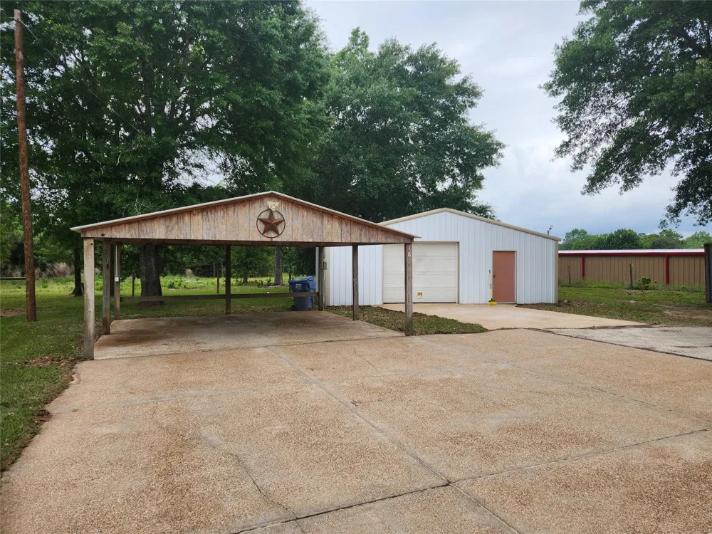 1810 State Highway 150 Coldspring, TX 77331