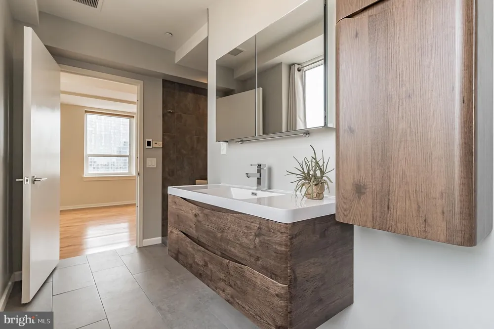 1425 LOCUST STREET #28A Philadelphia, PA 19102