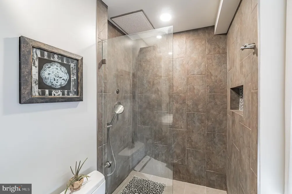 1425 LOCUST STREET #28A Philadelphia, PA 19102