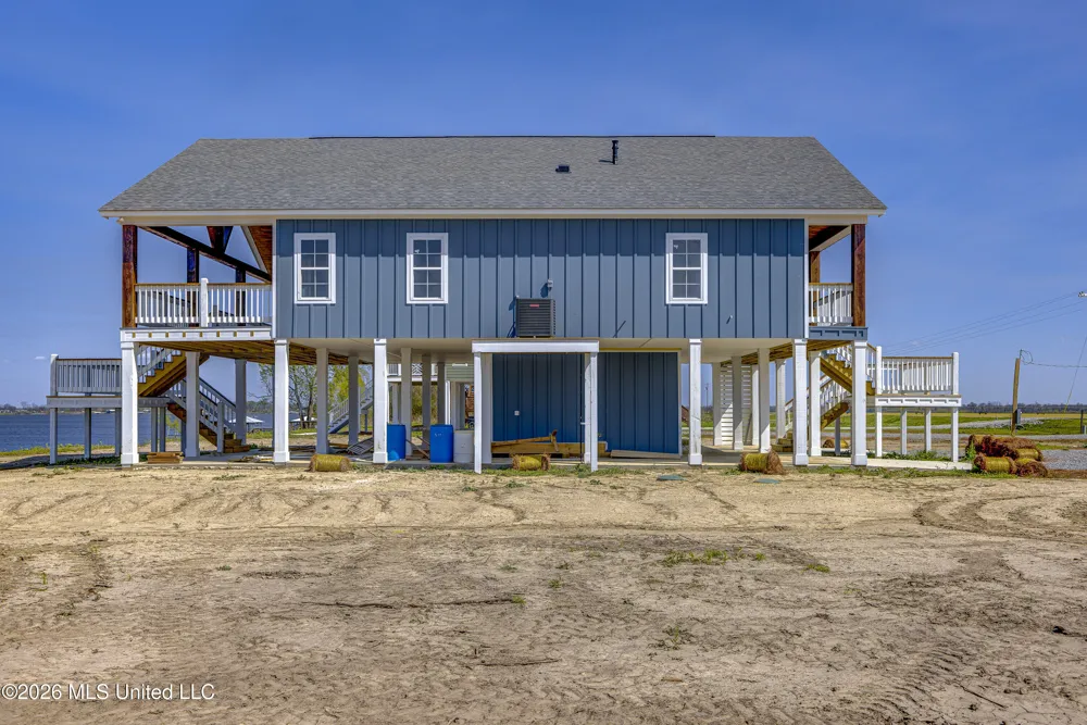 2414 Eagle Lake Shore Road Vicksburg, MS 39183