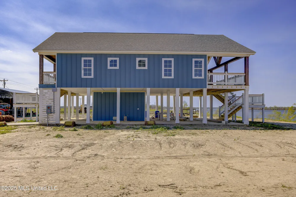 2414 Eagle Lake Shore Road Vicksburg, MS 39183