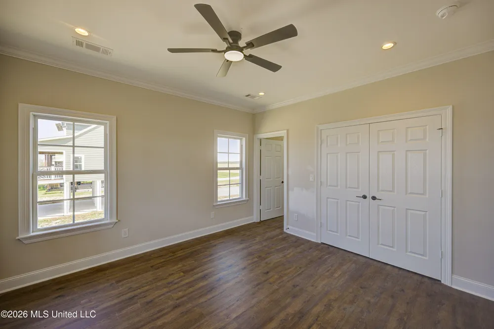 2414 Eagle Lake Shore Road Vicksburg, MS 39183