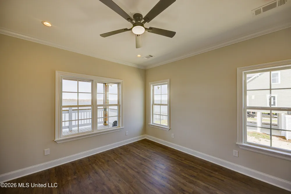 2414 Eagle Lake Shore Road Vicksburg, MS 39183