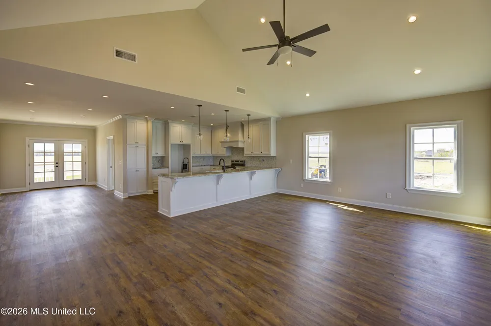 2414 Eagle Lake Shore Road Vicksburg, MS 39183