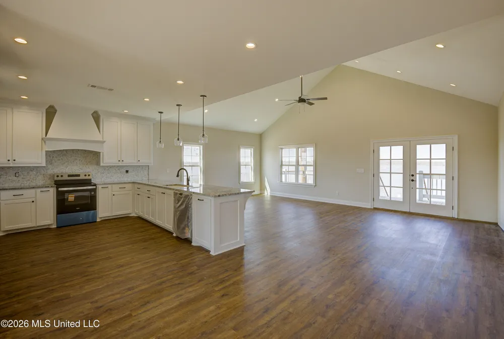 2414 Eagle Lake Shore Road Vicksburg, MS 39183